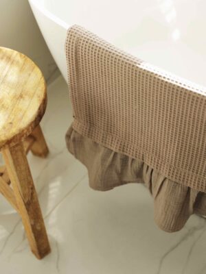 Ręcznik z falbanami Pure