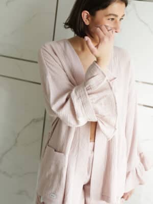 Muślinowe kimono z falbanką
